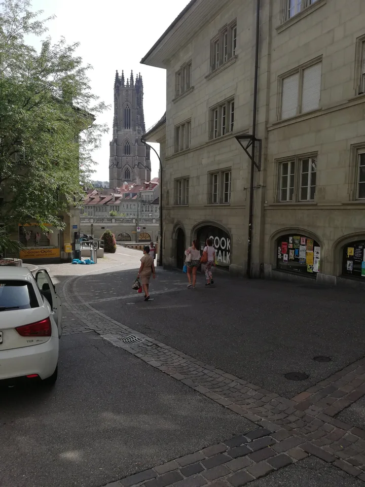 Schönes Apartment mit Kathedralsicht – Foto 2 von 2