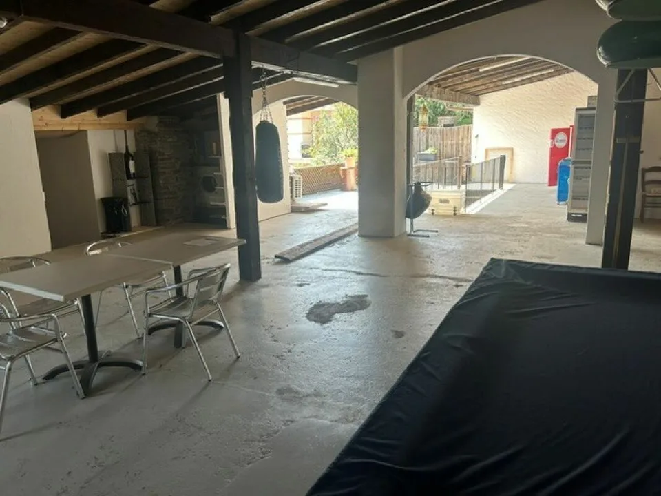 Charmante 3.5-Zimmerwohnung mit Cheminée, Balkon und modernem Wohnkomfort in Orselina / Affascinante appartamento di 3.5 locali con camino, balcone e comfort abitativo moderno a Orselina – photo 9 sur 10