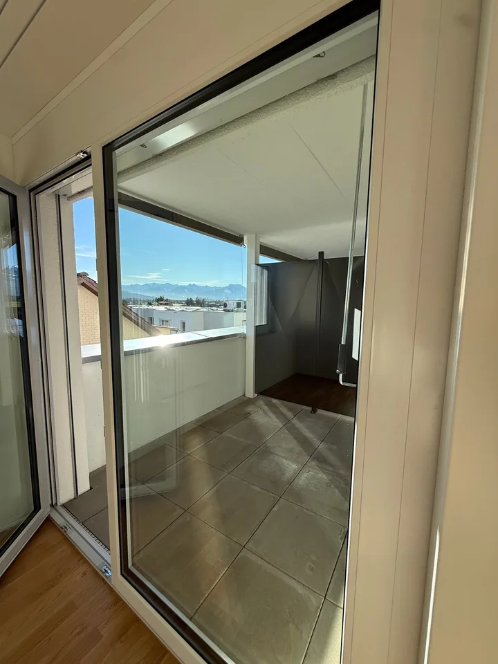 Moderne 2.5-Zimmer-Wohnung mit Bergblick in Rebstein – Foto 3 von 10