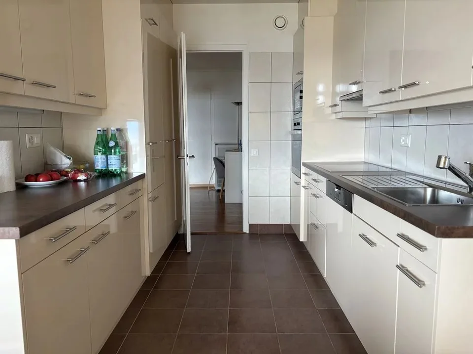A proximité des organisations internationales, appartement meublé de 3 pièces – photo 3 of 4