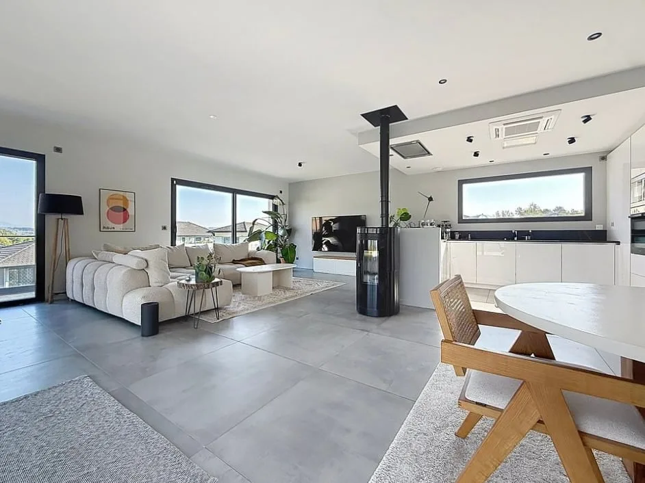 Moderne Villa mit beheiztem Pool – Foto 6 von 13