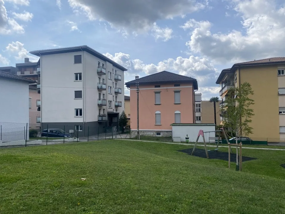APPARTAMENTO 3.5 LOCALI AL 4 E ULTIMO PIANO CON VISTA SUI MONTI – foto 12 di 12