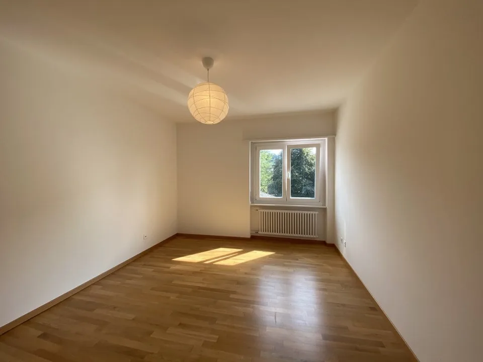 APPARTAMENTO 3.5 LOCALI AL 4 E ULTIMO PIANO CON VISTA SUI MONTI – foto 7 di 12