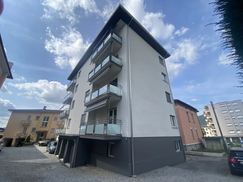 APPARTAMENTO 3.5 LOCALI AL 4 E ULTIMO PIANO CON VISTA SUI MONTI – foto 11 di 12