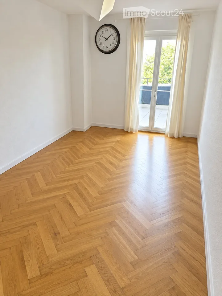 [Urgent] Übernahme von 2.5 Zimmern renoviert mit Seeblick – Foto 3 von 5
