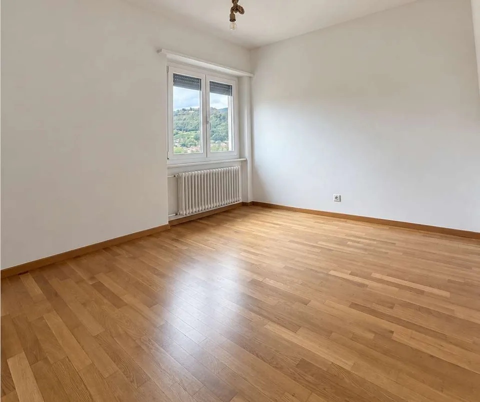 Mendrisio: helles 3.5-Zimmer-Apartment mit Balkon in der Nähe des Zentrums – Foto 3 von 7