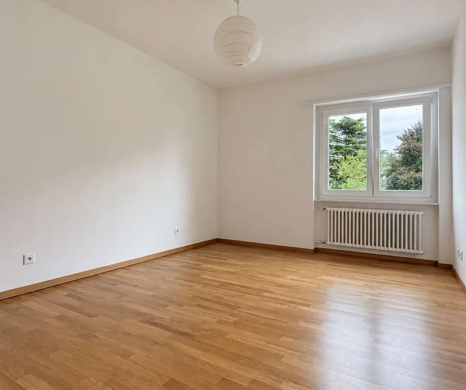 Mendrisio: helles 3.5-Zimmer-Apartment mit Balkon in der Nähe des Zentrums – Foto 2 von 7