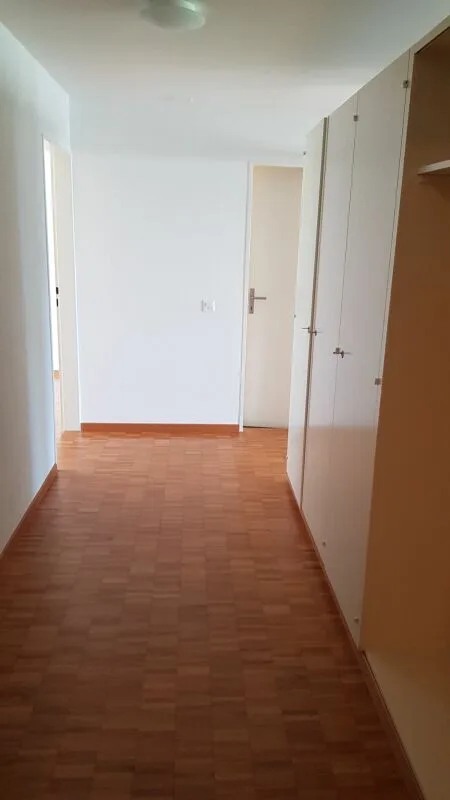 Exklusive, lichtdurchflutete Wohnung mit traumhaftem Ausblick ins Grüne und weitläufigem Balkon. – Foto 10 von 10