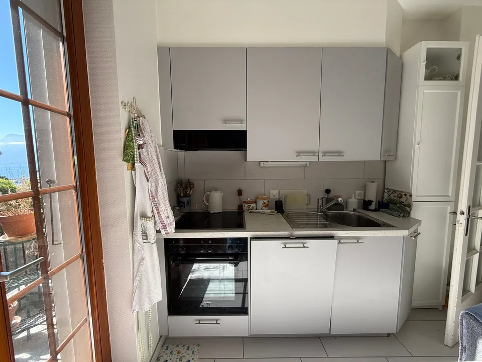 Charmantes 3,5-Zimmer-Wohnung nur wenige Schritte vom See und der Innenstadt entfernt – Foto 6 von 11
