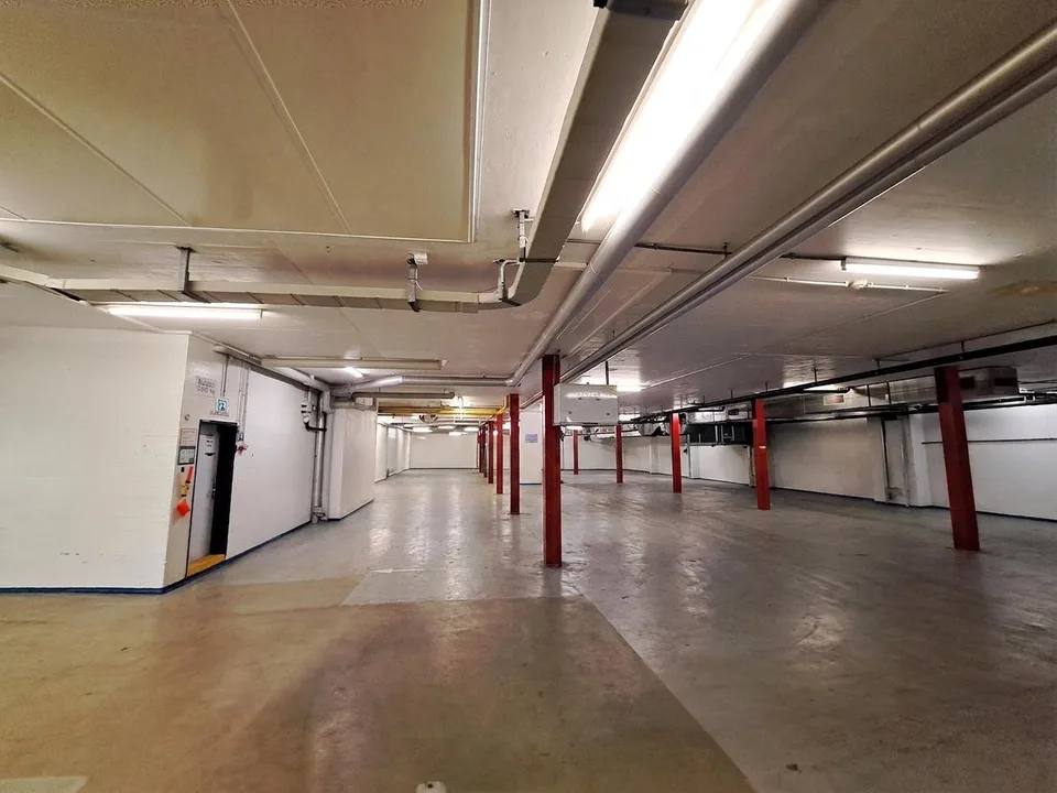 Spazi di produzione, magazzino e commerciali a Kloten – disponibili da ottobre 2027 – foto 7 di 11