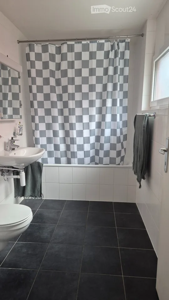 Wohnung 4.5 Zimmer mit Balkon, Garage, Spielplatz – Foto 4 von 5