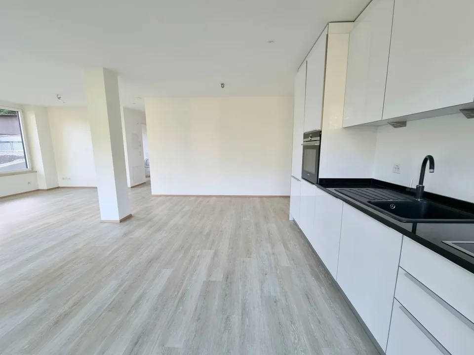 lichtdurchflutete 2.5 Zimmerwohnung zu vermieten – Foto 2 von 10