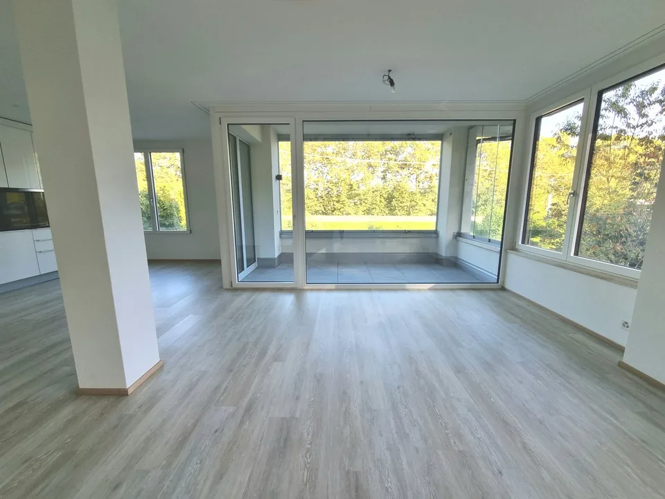 lichtdurchflutete 2.5 Zimmerwohnung zu vermieten – Foto 3 von 10