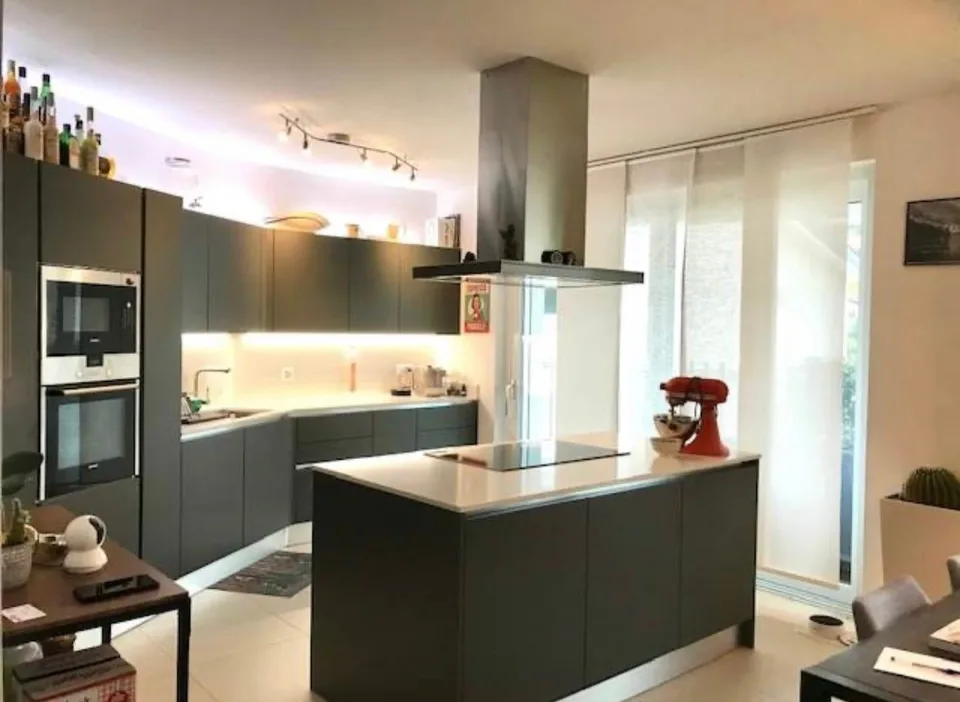 Villa jumelée exclusive de haut standing avec jardin – photo 5 sur 13