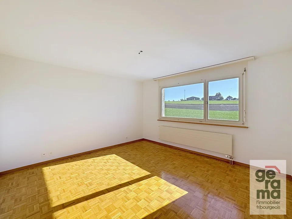 Spacious 4.5-room apartment of 113m2 – photo 3 of 9
