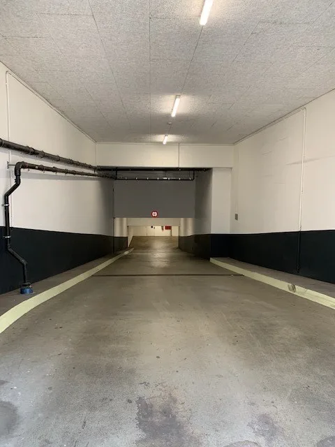 Einstellhallenplatz an zentraler Lage in Basel zu vermieten – Foto 2 von 3