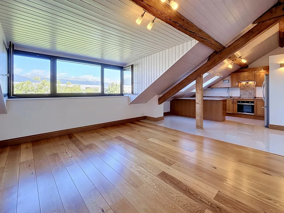 Charming attic apartment ? In the heart of Vieux Meyrin – photo 8 of 12