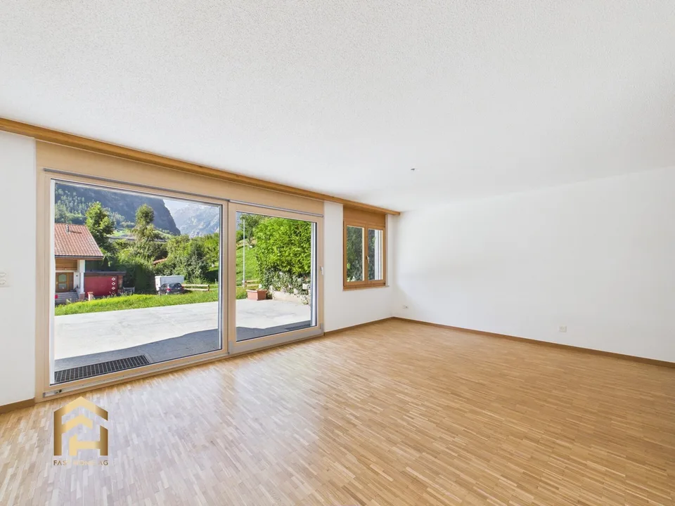 Traumhaftes 6.5Zimmer-Reihenhaus mit Terrasse & Balkon – Foto 3 von 13