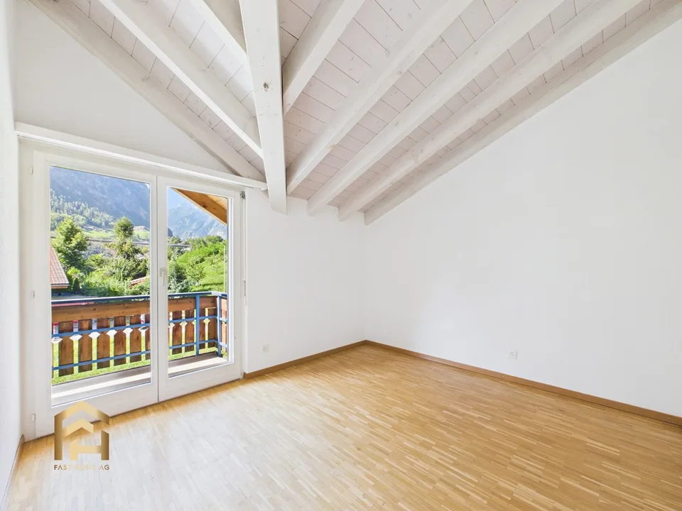 Traumhaftes 6.5Zimmer-Reihenhaus mit Terrasse & Balkon – Foto 6 von 13