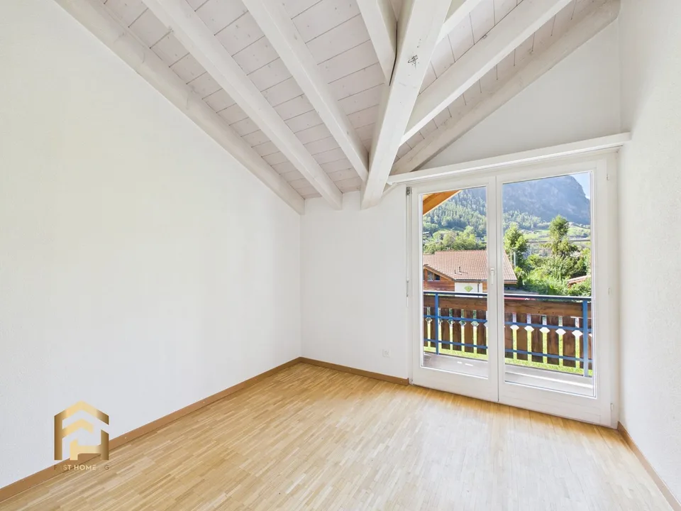 Traumhaftes 6.5Zimmer-Reihenhaus mit Terrasse & Balkon – Foto 7 von 13