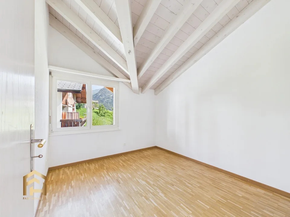 Traumhaftes 6.5Zimmer-Reihenhaus mit Terrasse & Balkon – Foto 8 von 13