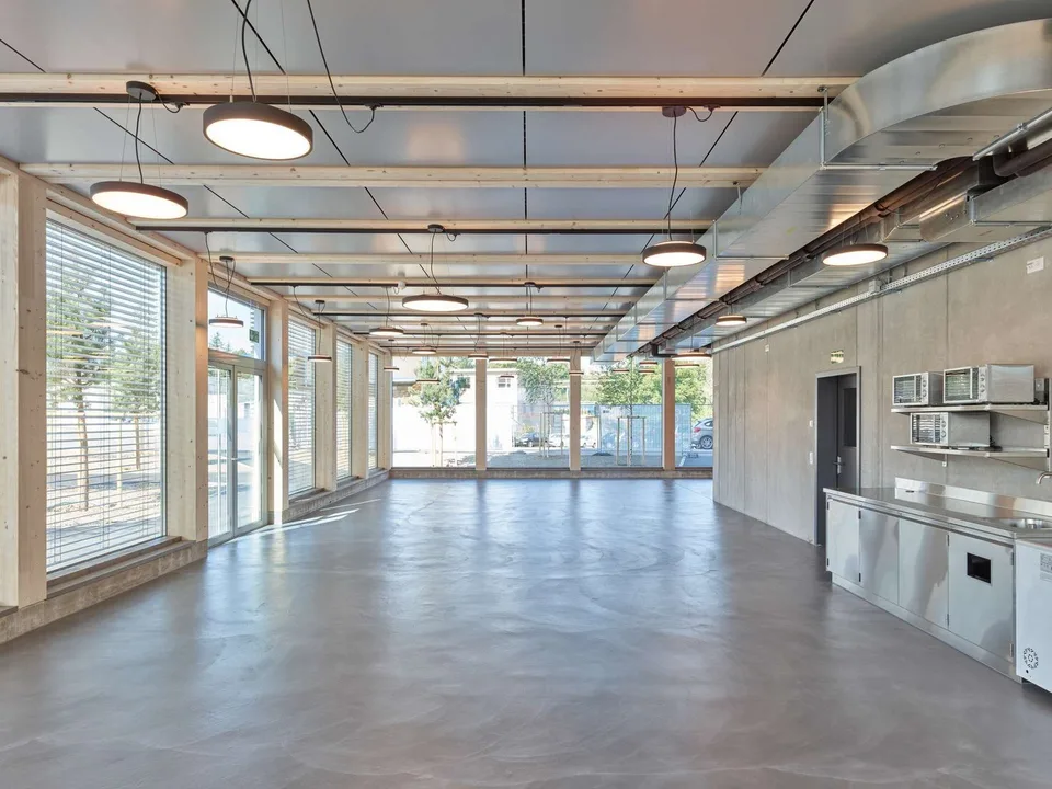 Moderner Bürokomplex im Gewerbe- und Industrieareal Isemeyer in Rheinfelden – Foto 10 von 13