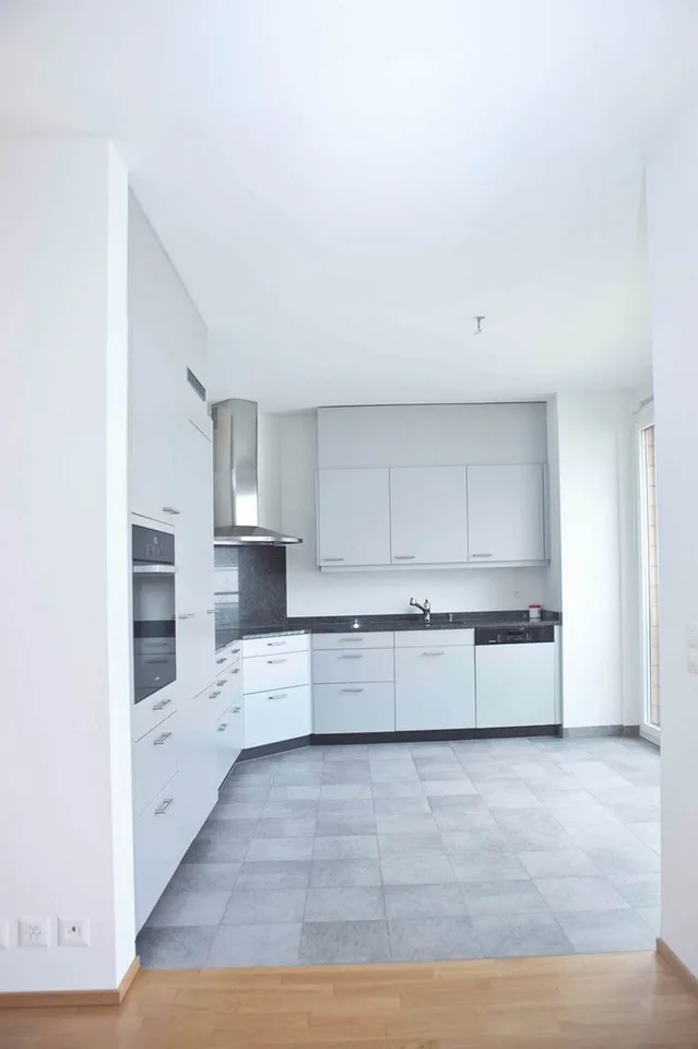 Schöne 3.5-Zimmer Wohnung an zentraler Lage – Foto 2 von 12