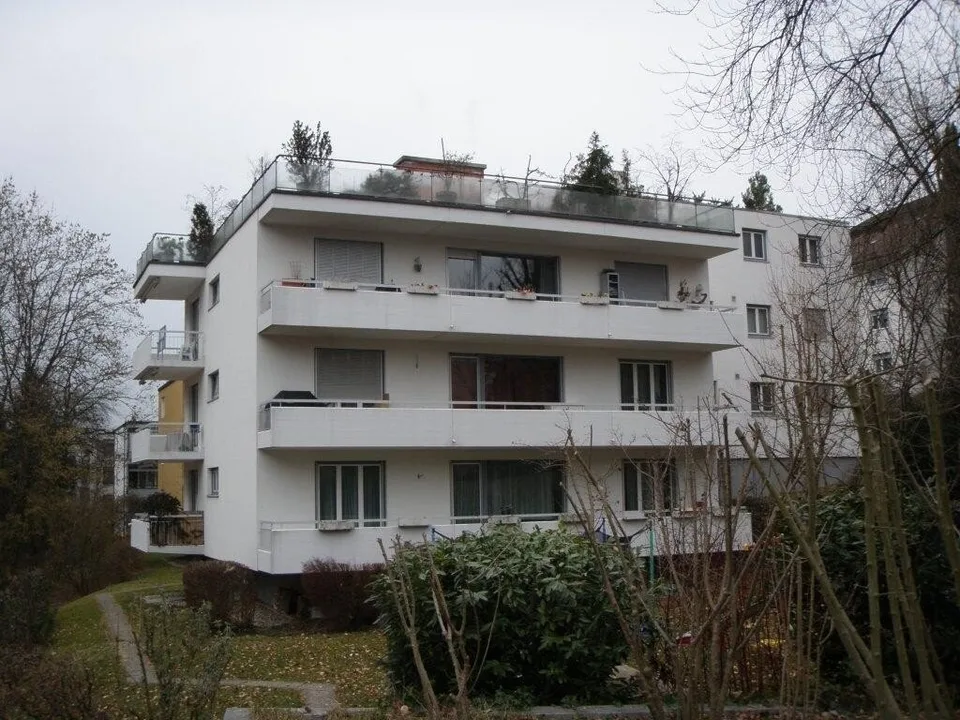 Einstellplatz in der Nähe Frankental in Oberengstringen – Foto 2 von 2