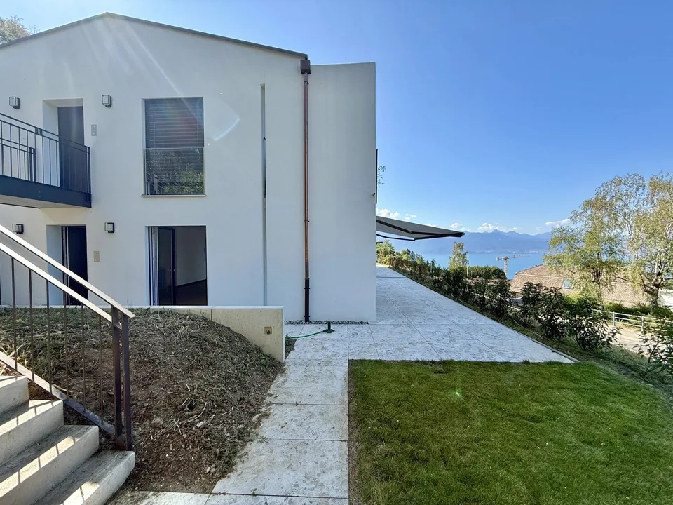 Letztes verfügbares Apartment mit herrlicher Aussicht auf den See und die Alpen – Foto 3 von 13