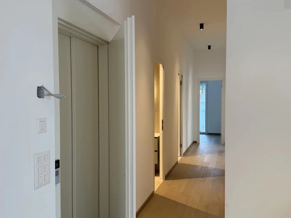 Letztes verfügbares Apartment mit herrlicher Aussicht auf den See und die Alpen – Foto 7 von 13