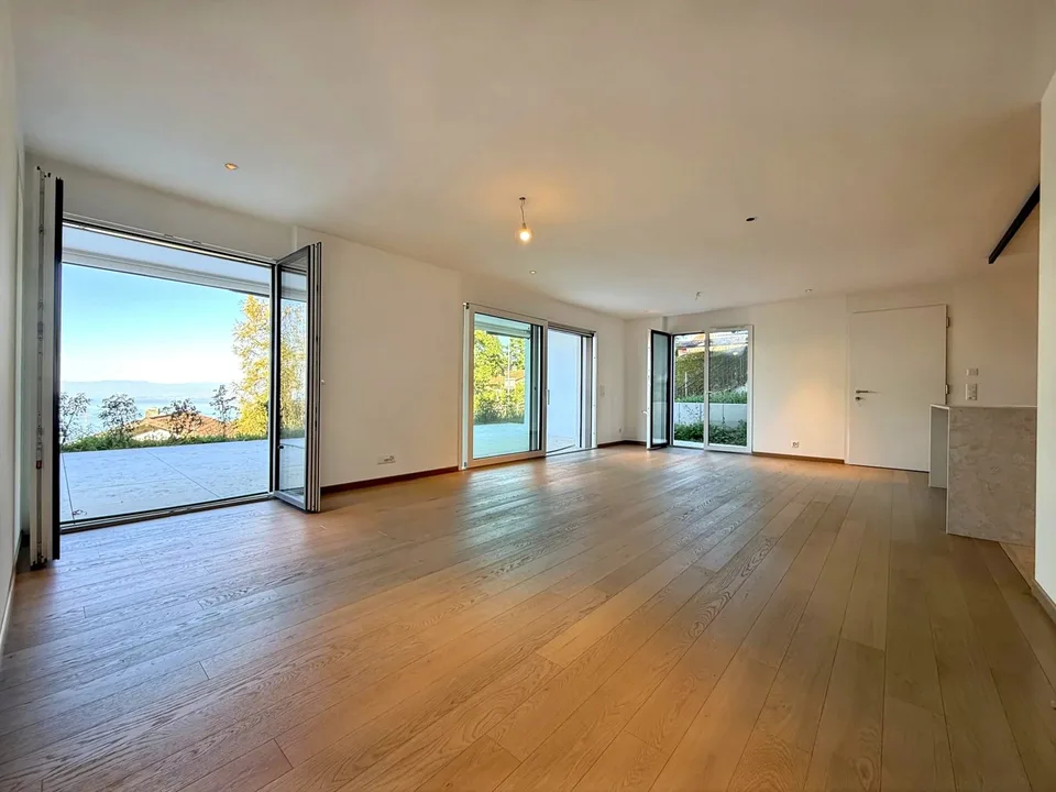 Letztes verfügbares Apartment mit herrlicher Aussicht auf den See und die Alpen – Foto 9 von 13