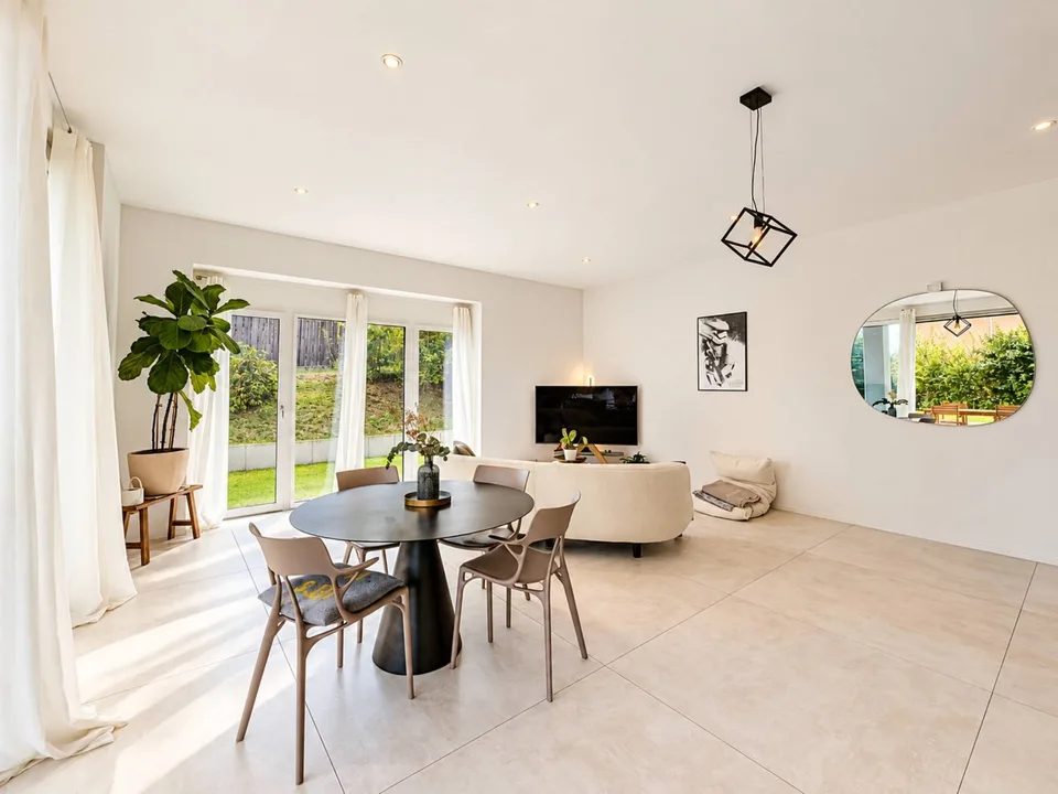 Elegante appartamento di 3.5 locali con terrazza e giardino privato – foto 2 di 17