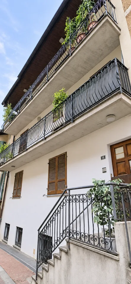 Casa unifamiliare di carattere o investimento da cogliere nel cuore di Collina d’Oro: – foto 2 di 14
