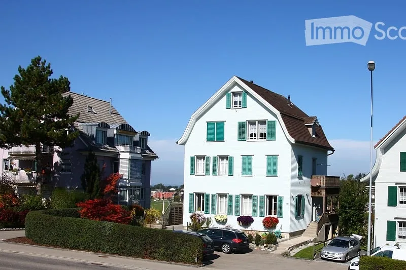 Large 8.5 room single-family house with a very beautiful view – photo 2 of 15