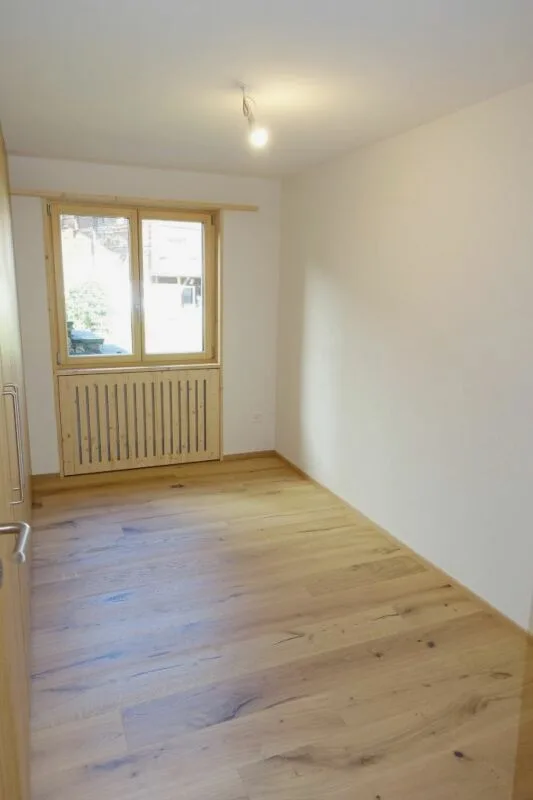 Casa a due famiglie con due appartamenti di 4,5 locali, appartamento n. 1 – foto 9 di 13