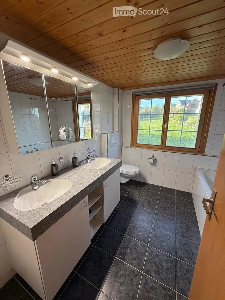 4.5-Zimmer-Wohnung mit Terrasse & Garage – Foto 4 von 5
