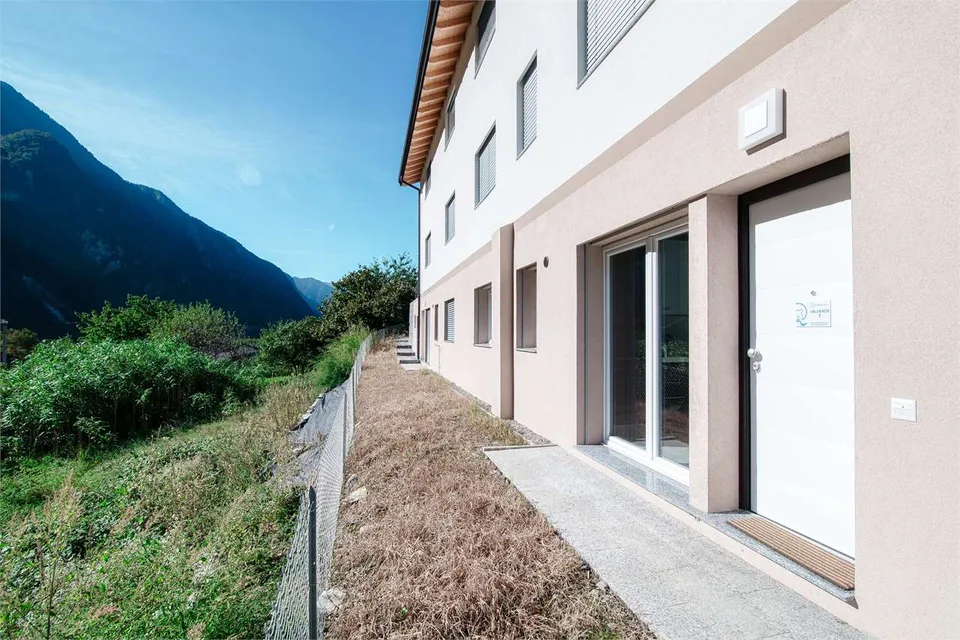 Nuovo appartamento con giardino e splendida vista sulle montagne – foto 3 di 13