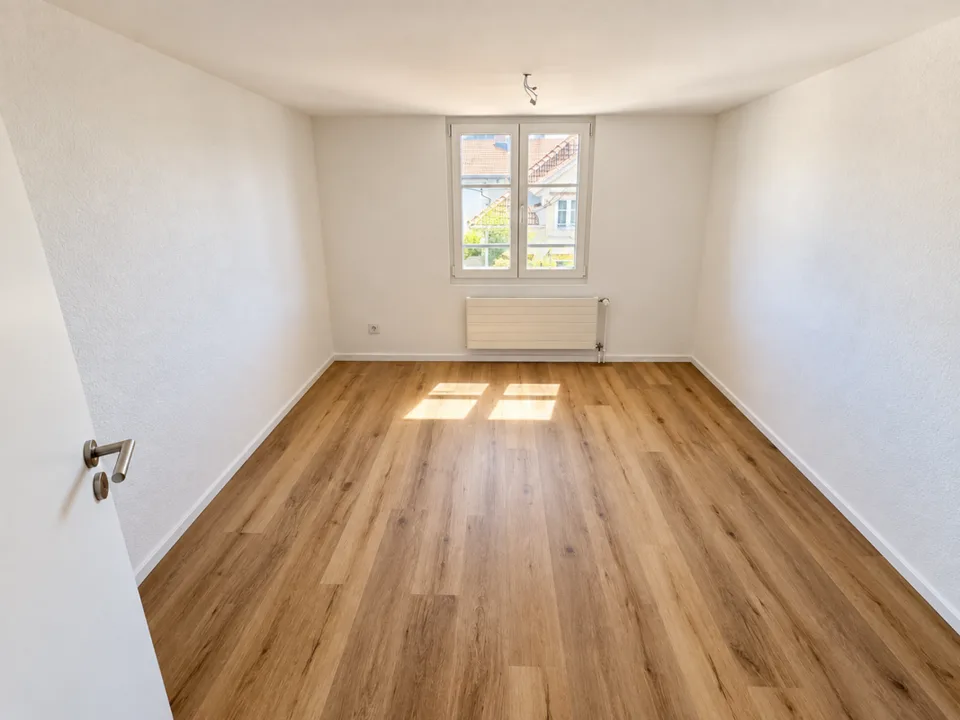 Appartamento luminoso, moderno 3,5 locali con molto comfort abitativo – foto 3 di 5