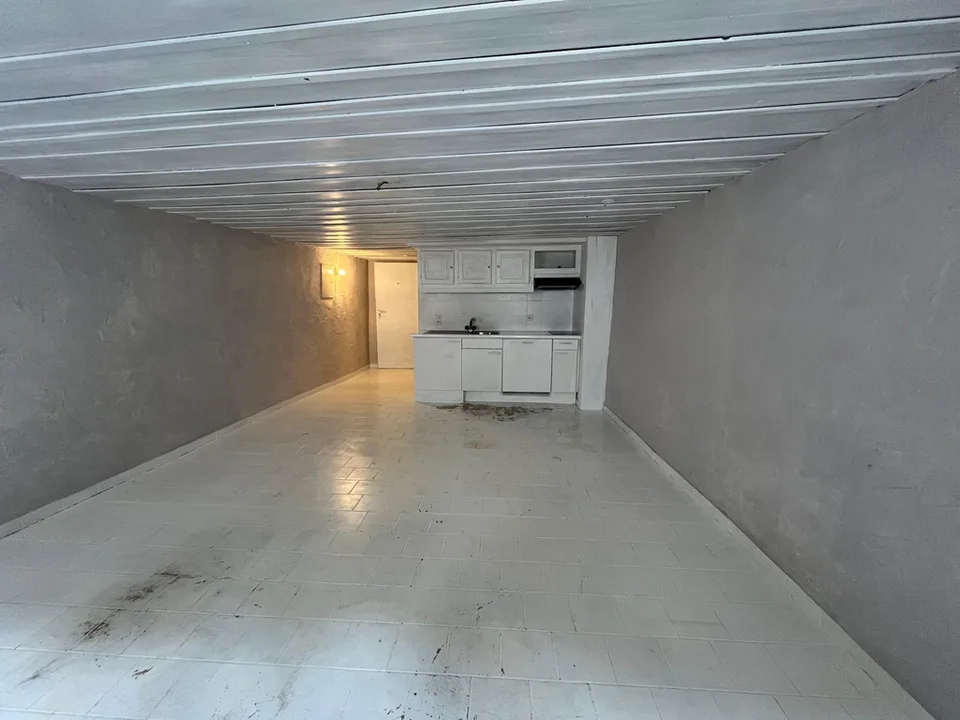 STUDIO 20 M2 1. STOCK OHNE AUFZUG – Foto 3 von 4