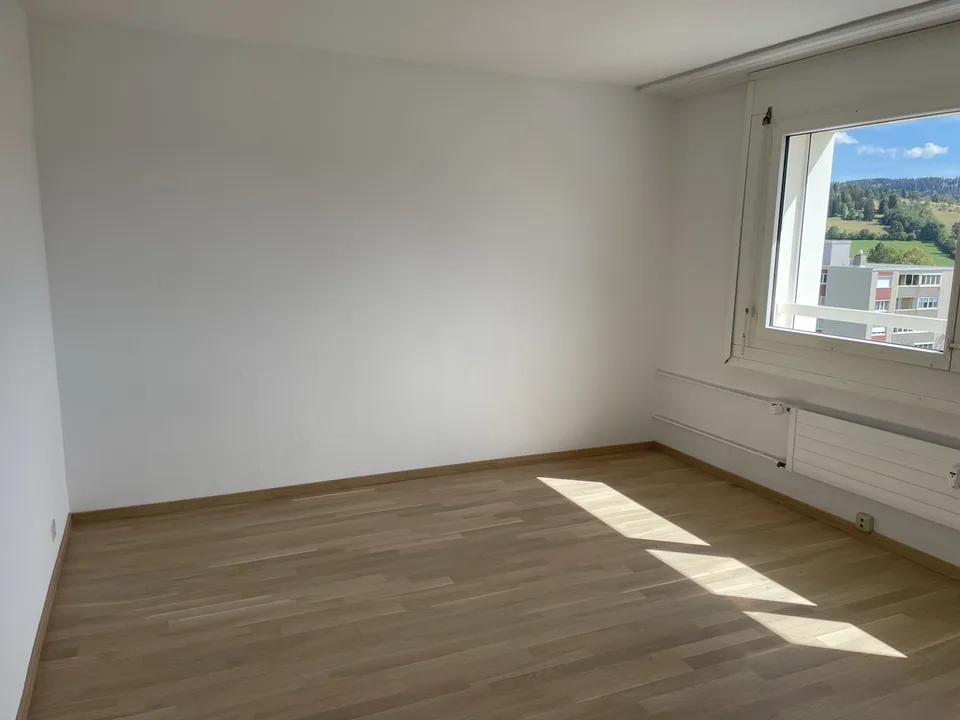 APPARTEMENT 4.5 RENOVE AVEC BALCON ET ASCENSEUR – photo 6 sur 11