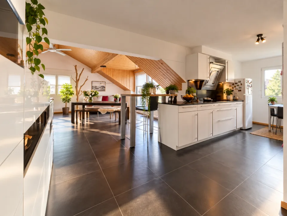 Duplex-Maisonette mit 5,5 Zimmern und 180m2 in einer grünen Oase – Foto 6 von 13