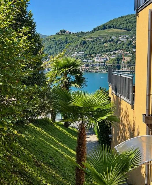 Appartamento con terrazza panoramica piscina e splendida vista lago – foto 17 di 20