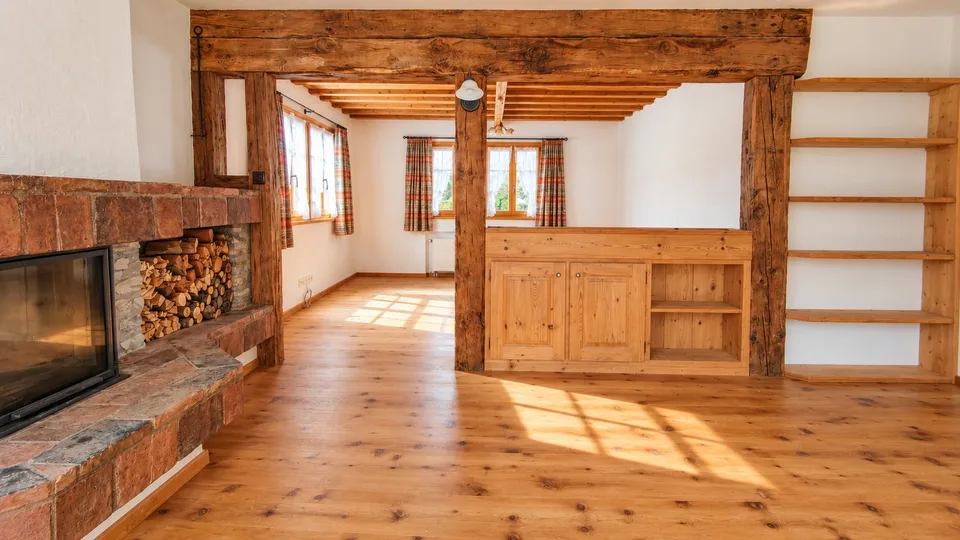 Eine Immobilie, die sofort berührt. Traditionell. Warm. Sonnenverwöhnt. – Foto 5 von 15