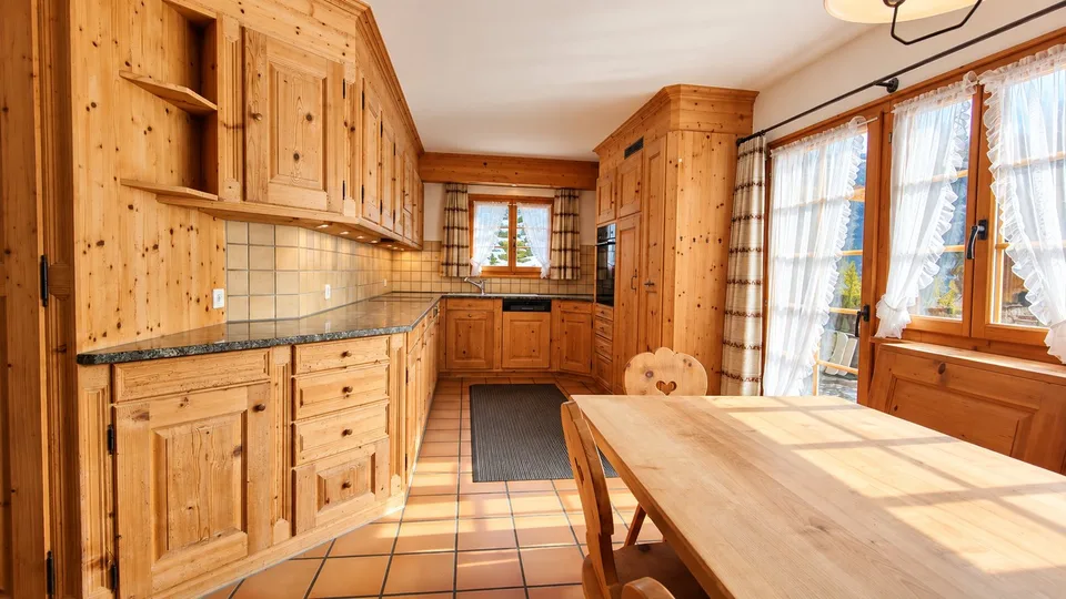 Eine Immobilie, die sofort berührt. Traditionell. Warm. Sonnenverwöhnt. – Foto 6 von 15