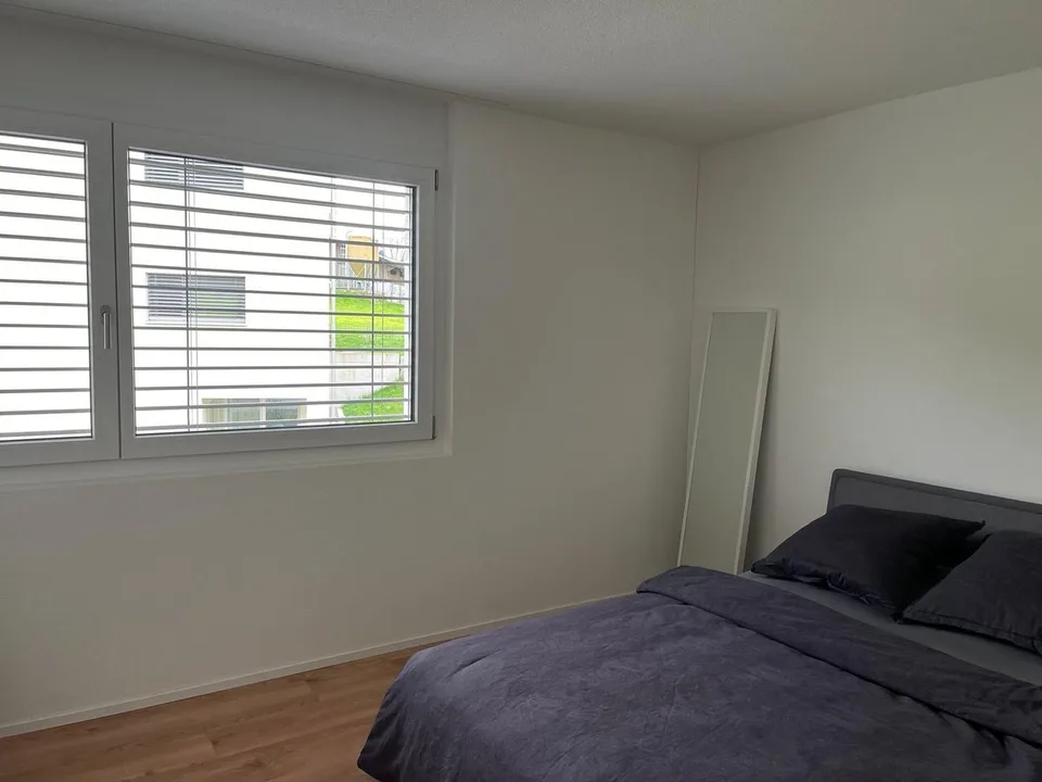 Grosse 2.5-Zimmerwohnung mit gemütlicher Loggia – Foto 6 von 8