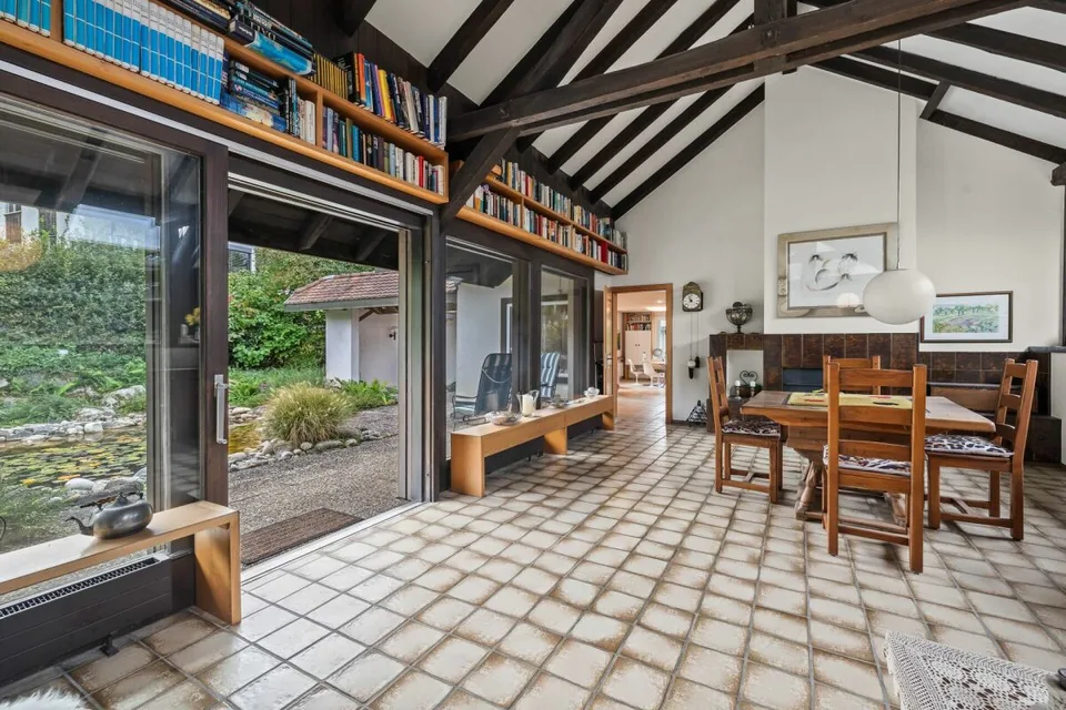 Villa indipendente con fascino e ampia offerta di spazio, oltre a una casa per gli ospiti – foto 3 di 20