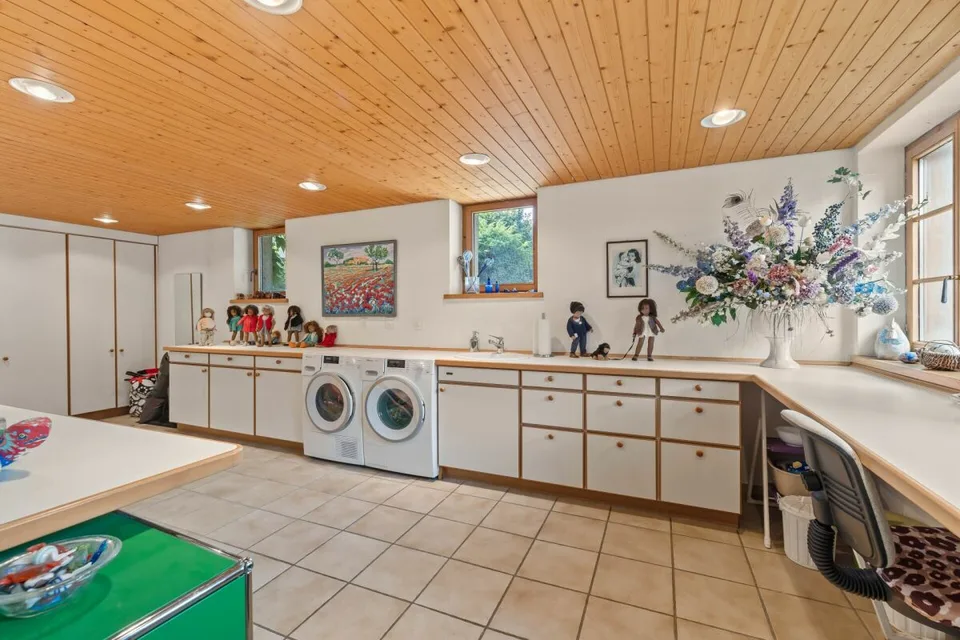 Villa indipendente con fascino e ampia offerta di spazio, oltre a una casa per gli ospiti – foto 13 di 20