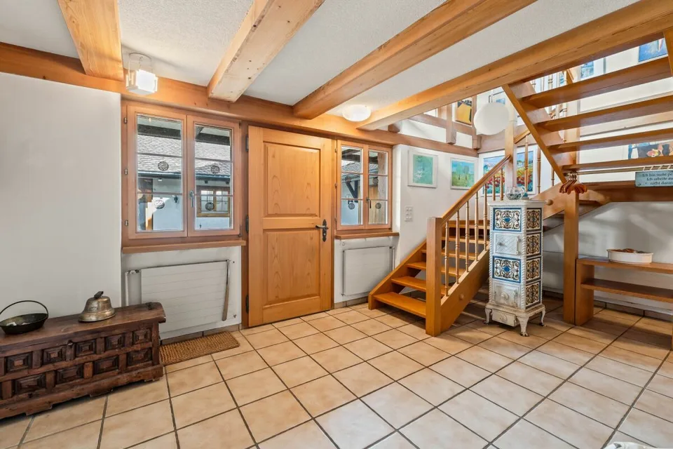 Villa indipendente con fascino e ampia offerta di spazio, oltre a una casa per gli ospiti – foto 7 di 20