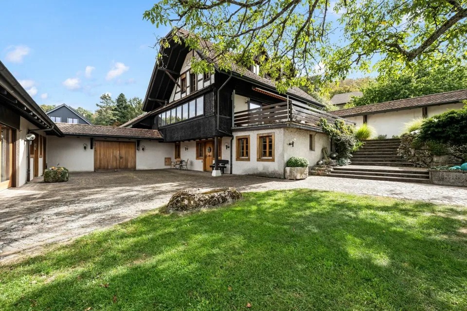 Villa indipendente con fascino e ampia offerta di spazio, oltre a una casa per gli ospiti – foto 19 di 20