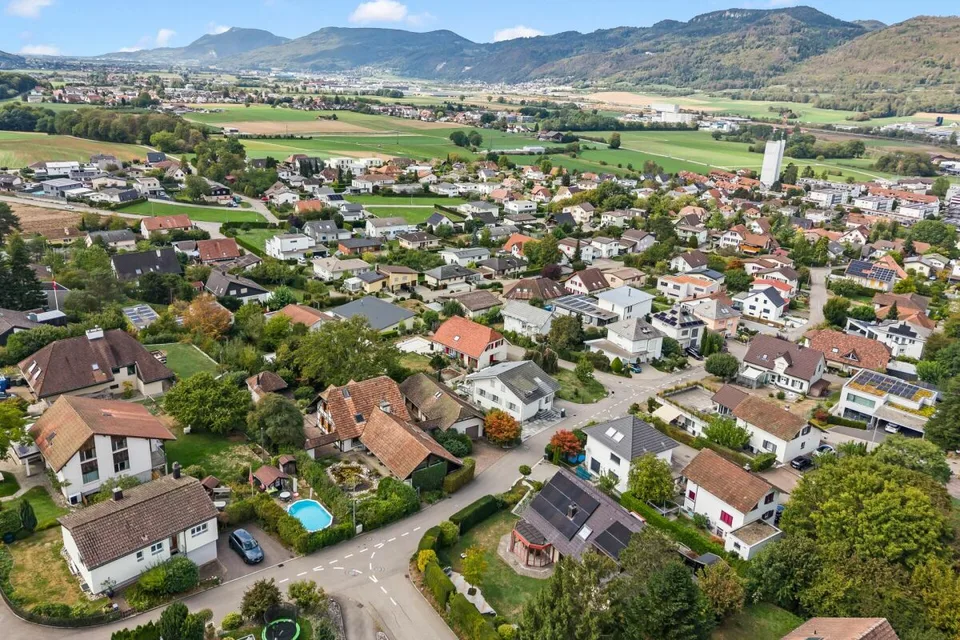 Villa indipendente con fascino e ampia offerta di spazio, oltre a una casa per gli ospiti – foto 20 di 20